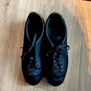 Nike women’s Cortez Classic
